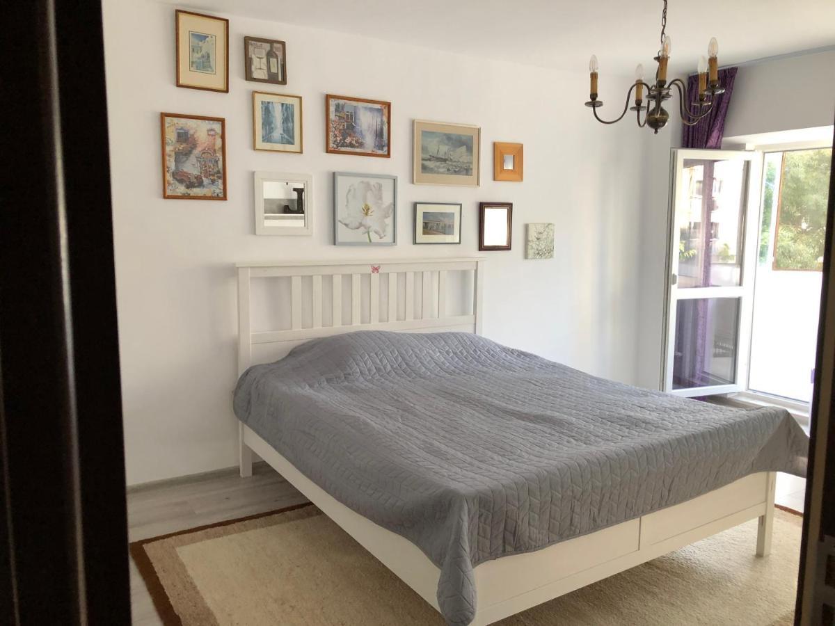 Le Garcon De Cristina-Simple,Quiet,Spacious Studio Бухарест Экстерьер фото